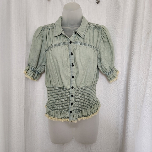 Pilcro Light Blue Puff Sleeve Smocked Top Size M - Picture 4 of 7